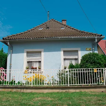 Apartment Anna Vendeghaz *